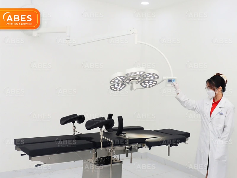 Đèn Phẫu Thuật Treo Tường Petal 5 | ABES Việt Nam 