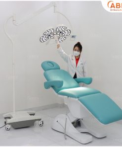 Giường tiểu phẫu chỉnh điện Hi-MEC HMBB-8040 (Xanh y tế)