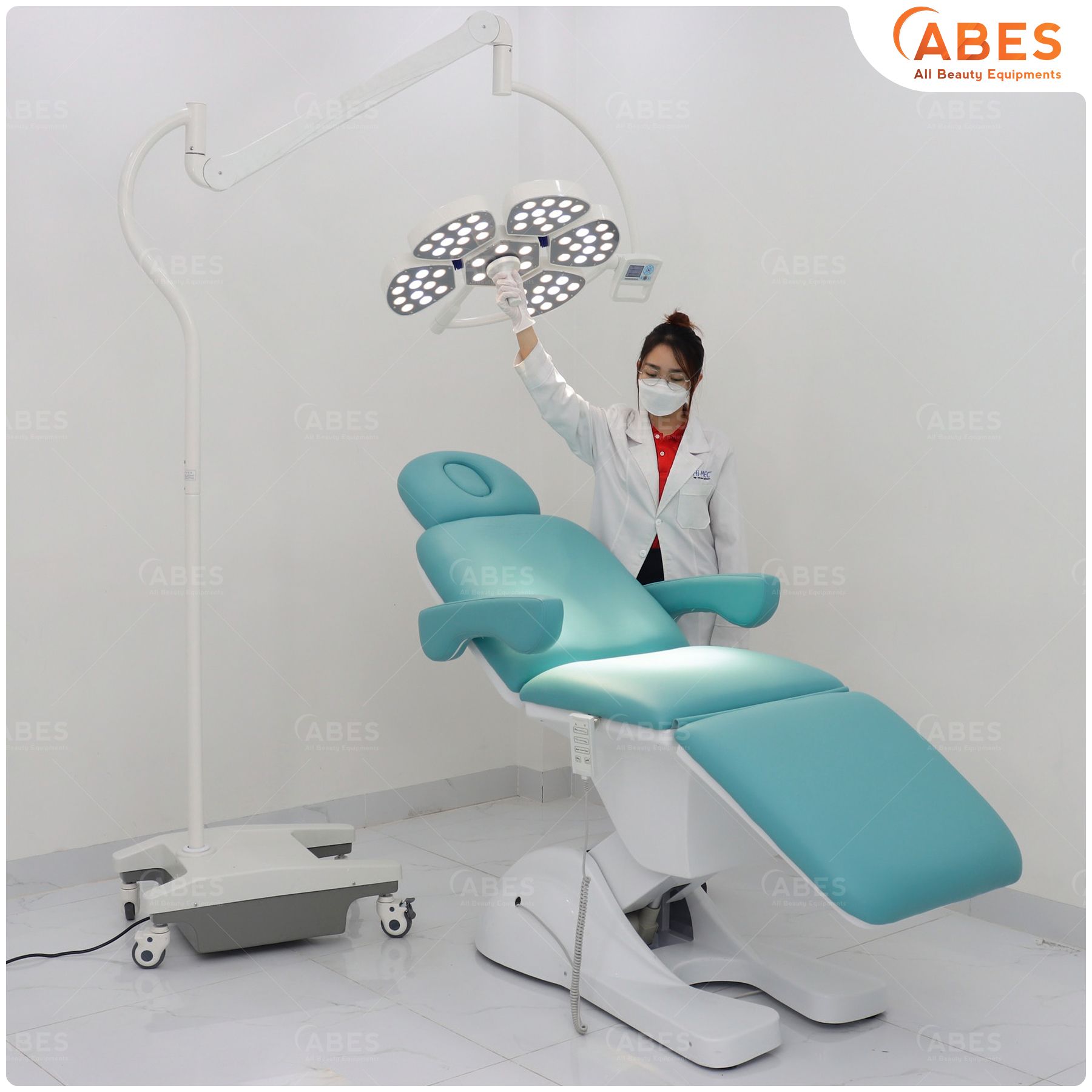 Giường tiểu phẫu chỉnh điện Hi-MEC HMBB-8040 (Xanh y tế)